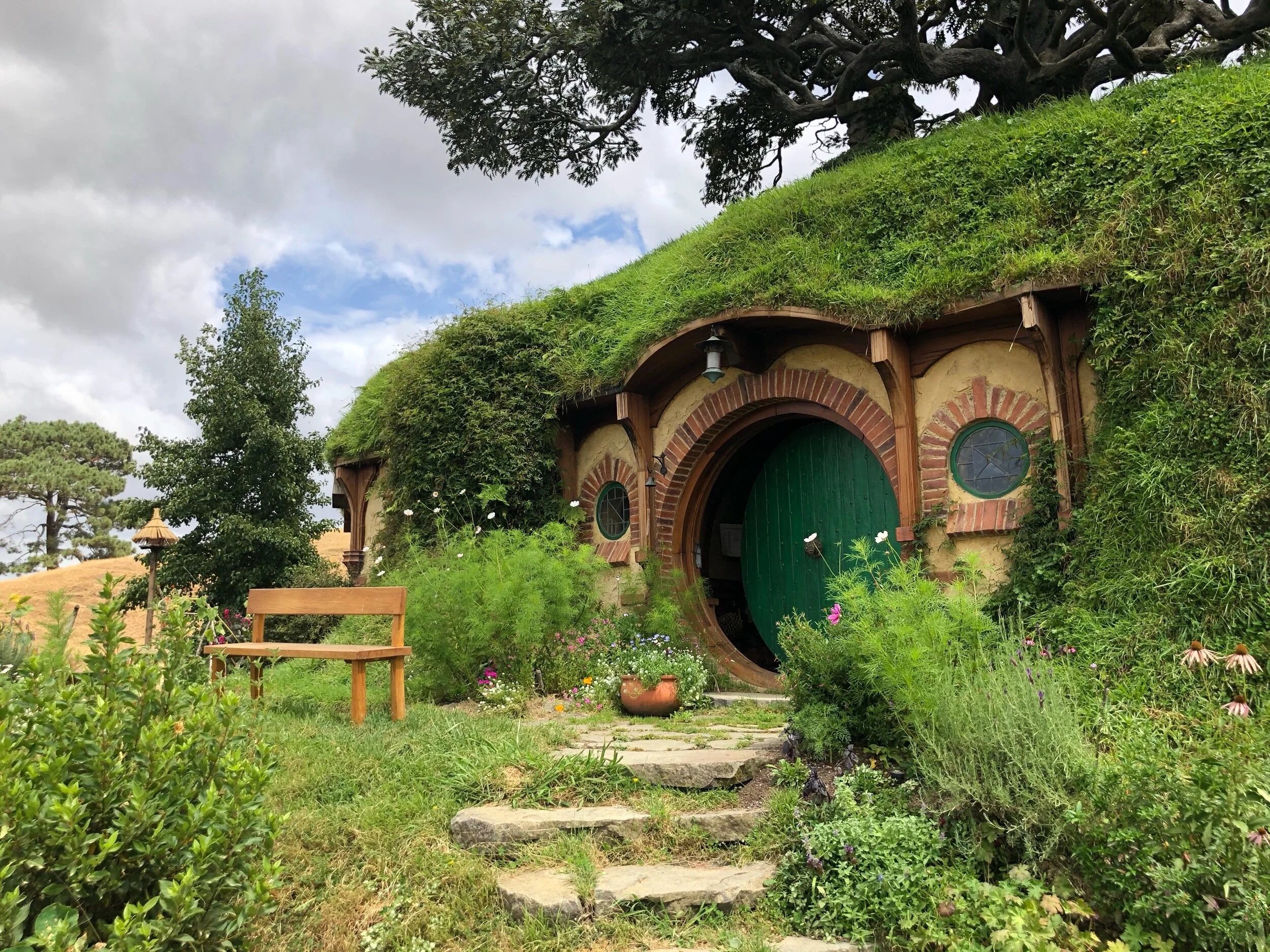 Waikato and the Bay of Plenty: Hobbiton, Glowworm Caves, and Rotorua - New Zealand