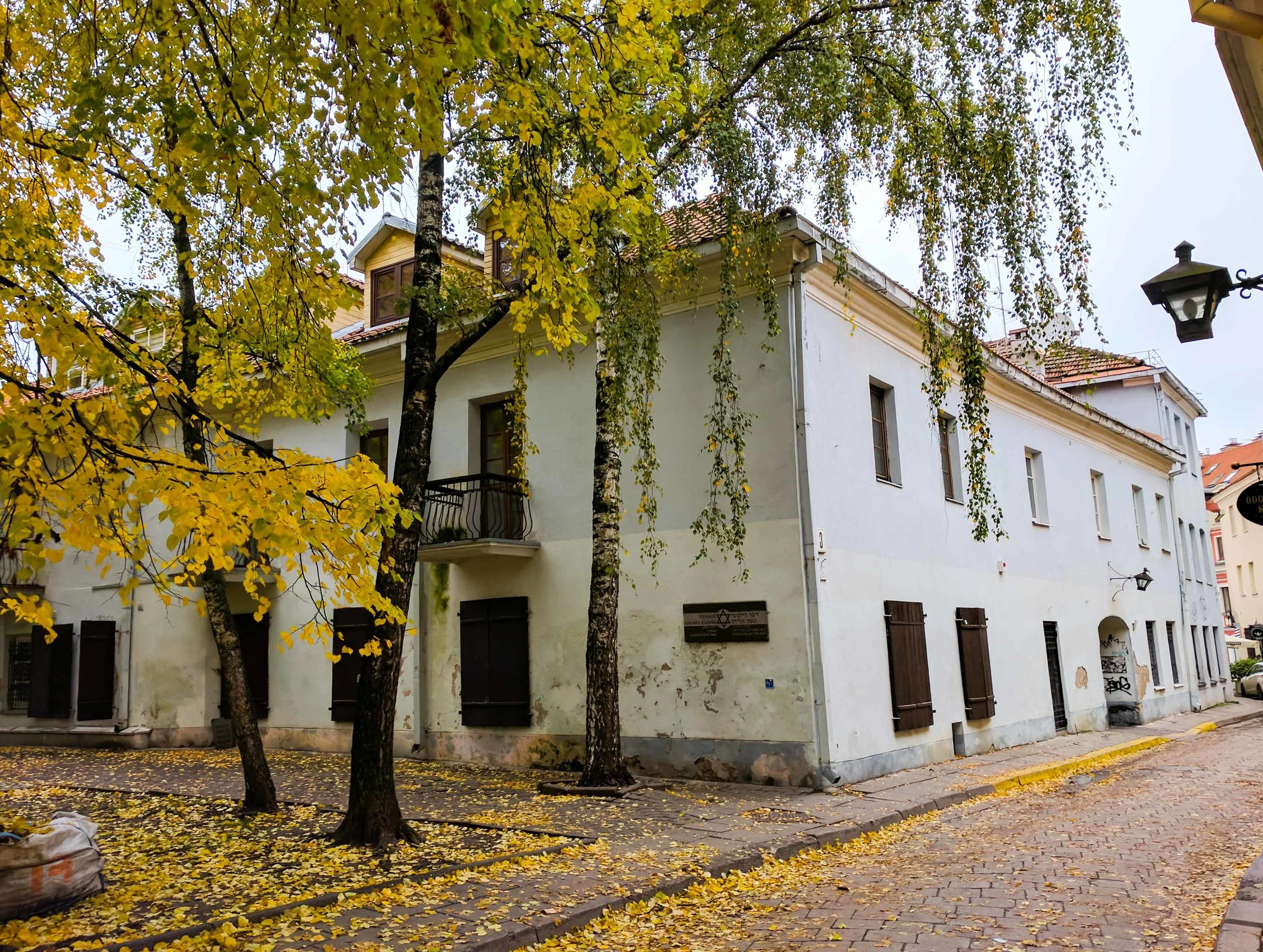 Vilnius-White-Building.jpg