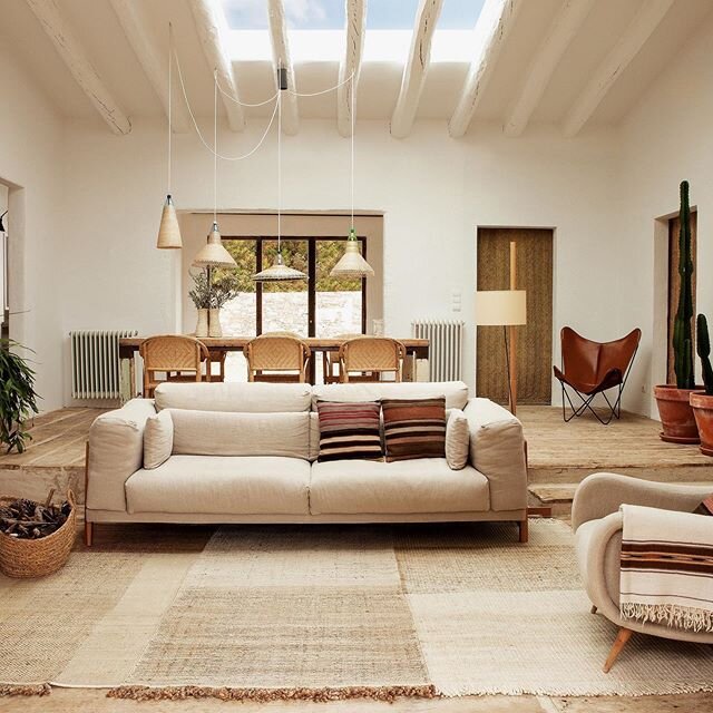 Today&rsquo;s feature in the @ft_weekend @ft_houseandhome looks at the use of hemp within the home. Included is the Tres rug by @nanimarquina_official as shown here - available @monologuelondon 
I love the neutral tones and the ambience it brings to 