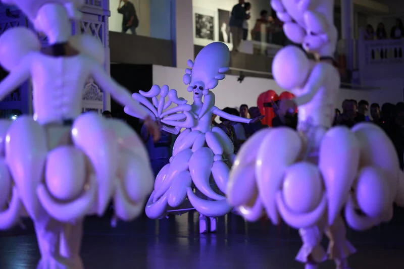 Sasha Frolova Cyber Princess Live Performance | Performer Yasmine Boussebissi, Dancers by Profile Académie