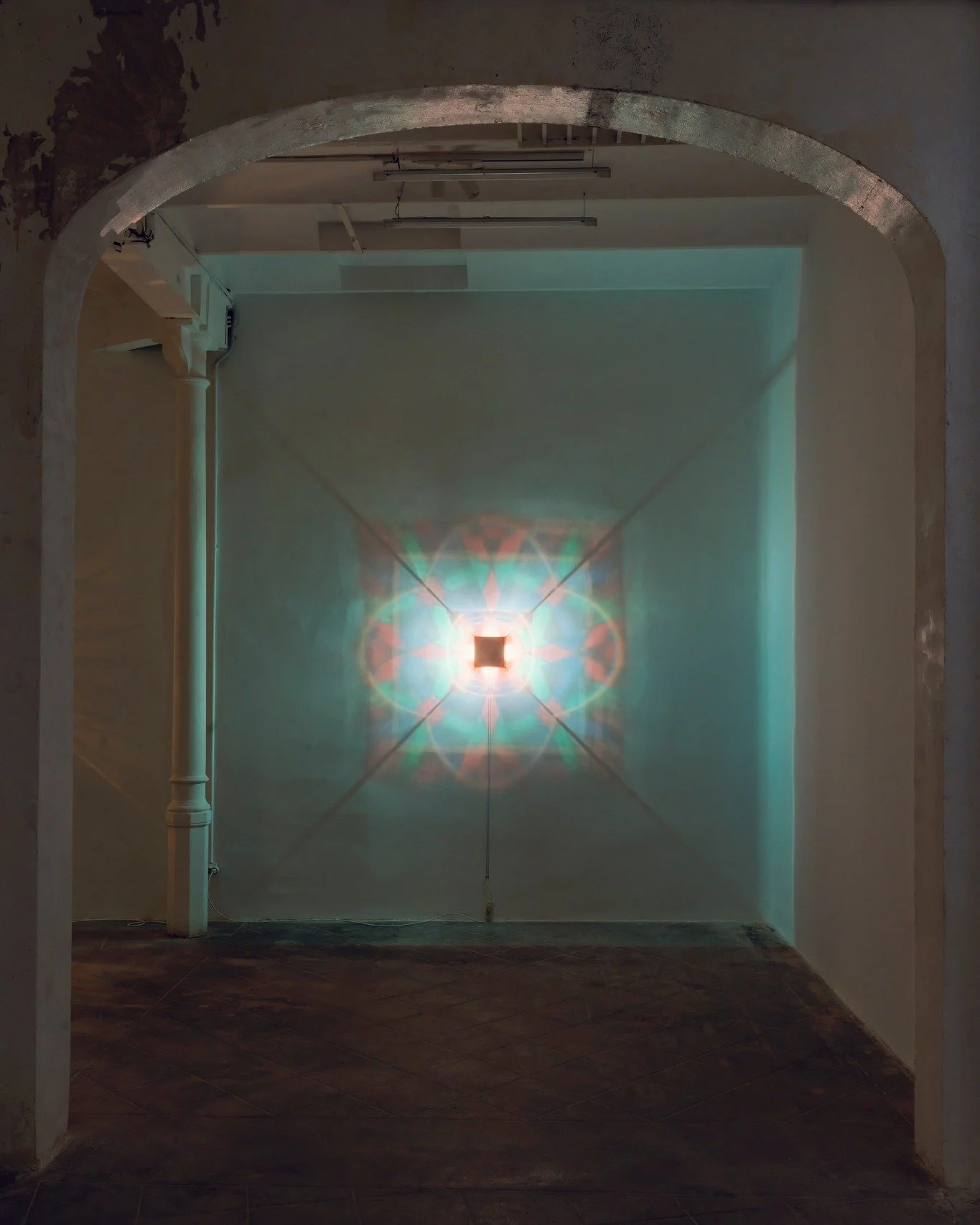 FABRIZIO CORNELI, Cubo 2, 2010.
Empered glass, painted with permanent temperature-controlled glass colors, aluminum, halogen, brass, transformer.

Object size 20 x 20 x 20 cm
Image size 220 x 220 cm

📅 Until November 29th, 2025
📍 Al-Tiba9 Gallery, 