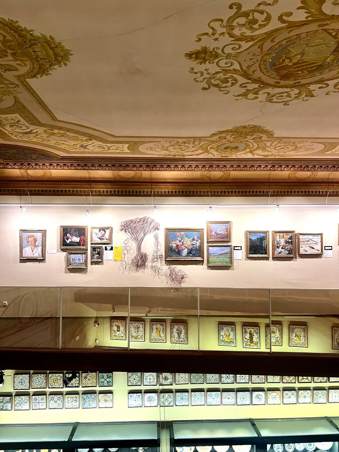 Al-Tiba9 Gallery presents Marina Gasparini at Biblioteca Museu V&iacute;ctor Balaguer for the &ldquo;Setmana de l&rsquo;art 2025&rdquo;
Dialogues between her textile piece from the series ATLAS X and a painting by Ricard Canals.

Initiative of @galer