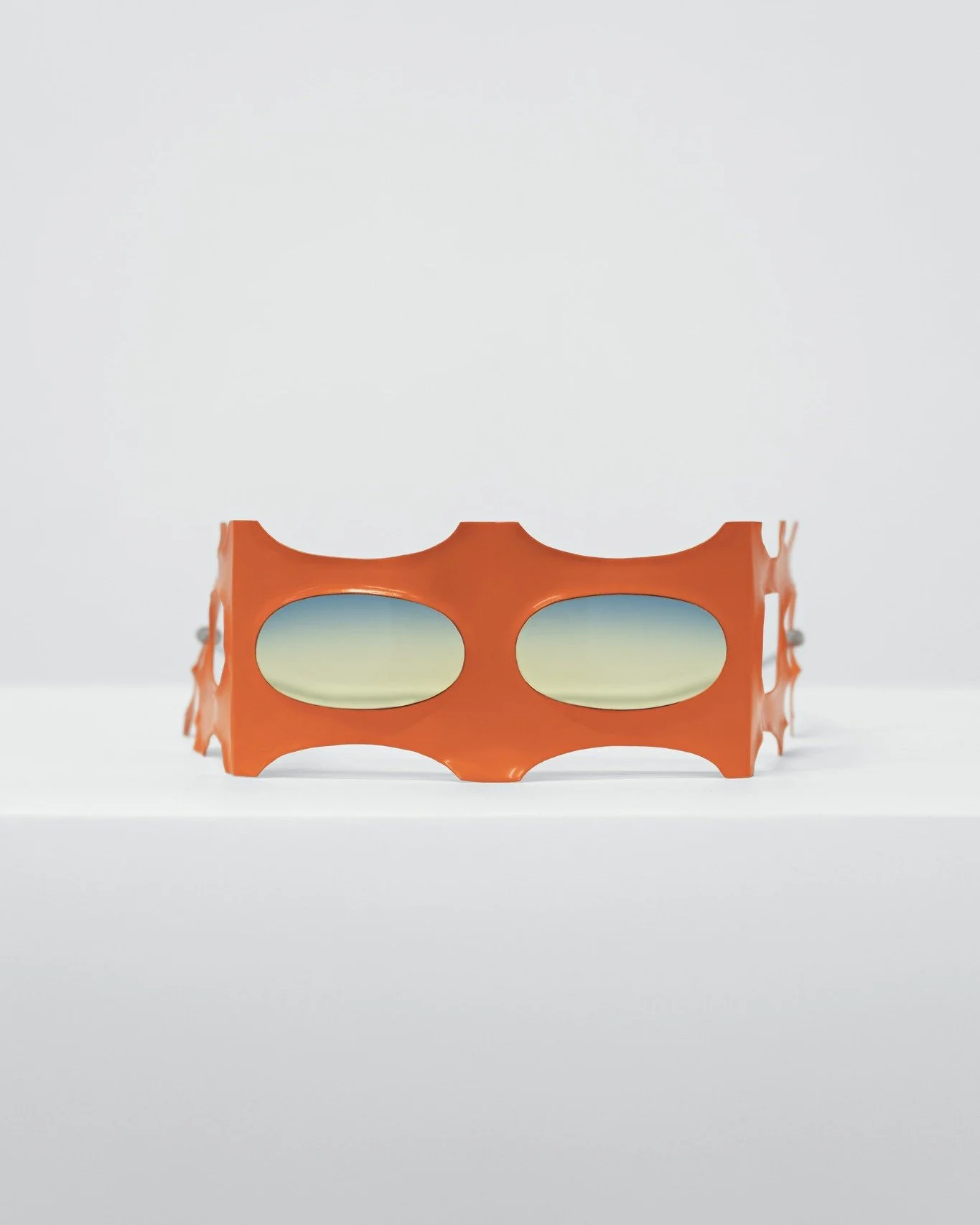 Dal Molin &amp; Milani, Paesaggio veloce, 2024
Painted aluminium, lens, steel cable
7 &times; 15 &times; 30 cm | Edition of 10

On view at TERRA INCOGNITA (Unknown Land) - Part II
Curated by @mohamedbenhadjofficial 

The orange net of construction si