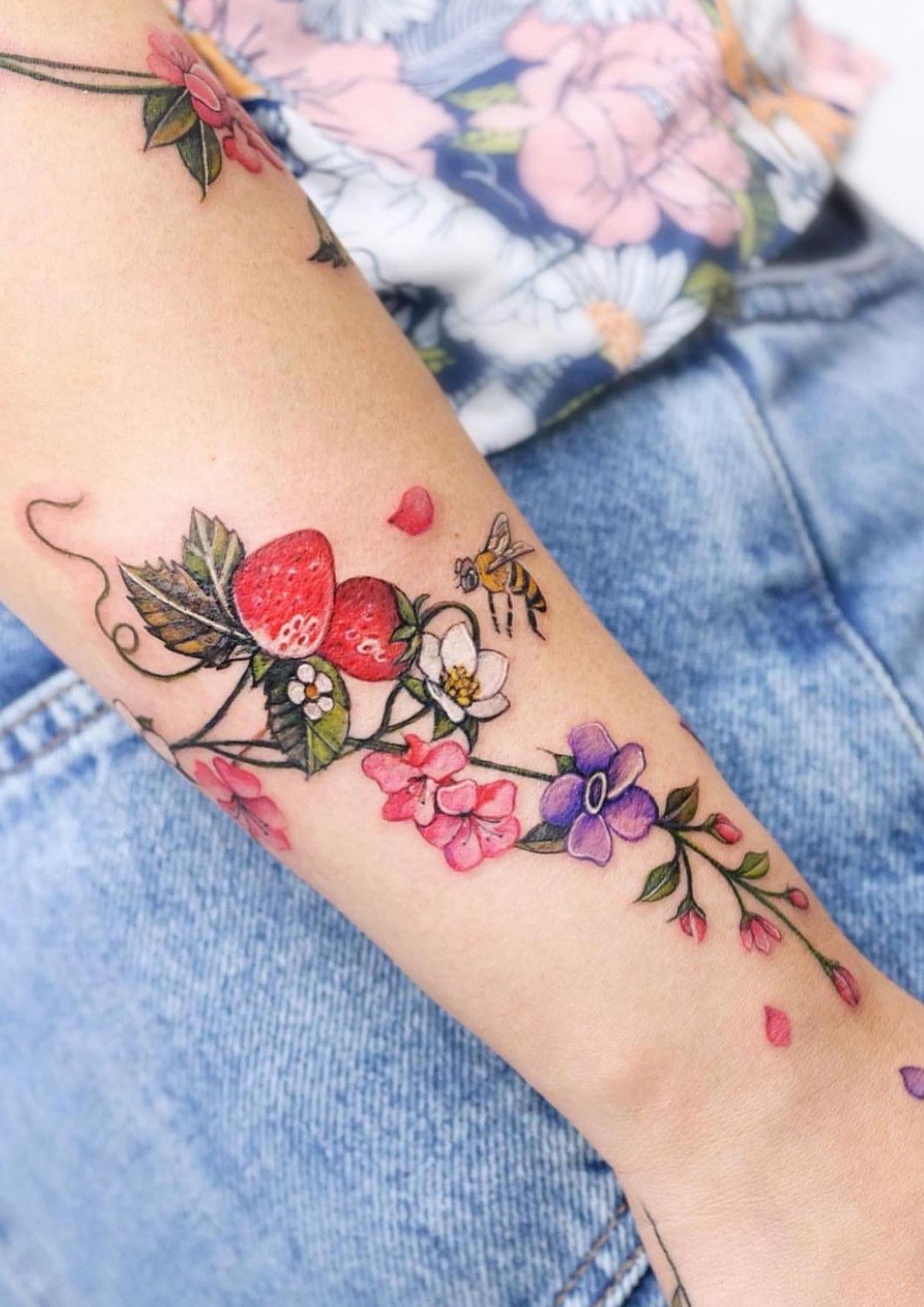 117 Of The Very Best Flower Tattoos - Tattoo Insider | Tattoos, Flower  tattoo sleeve, Body art tattoos