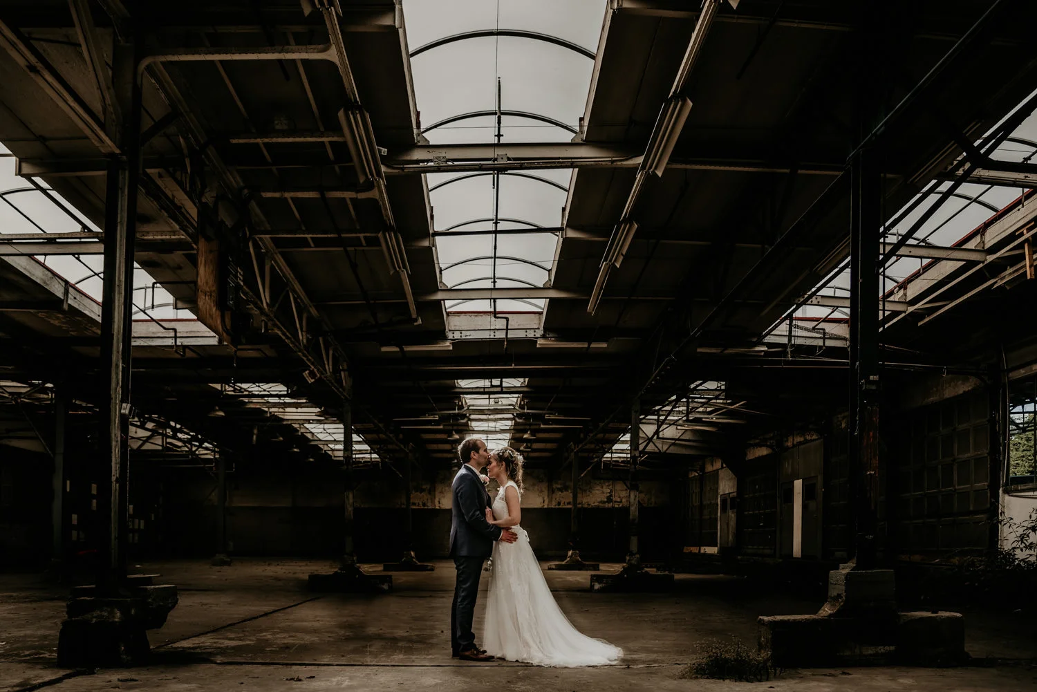 Sannaz Photography bruidspaar Van Nelle fabriek (2).jpg