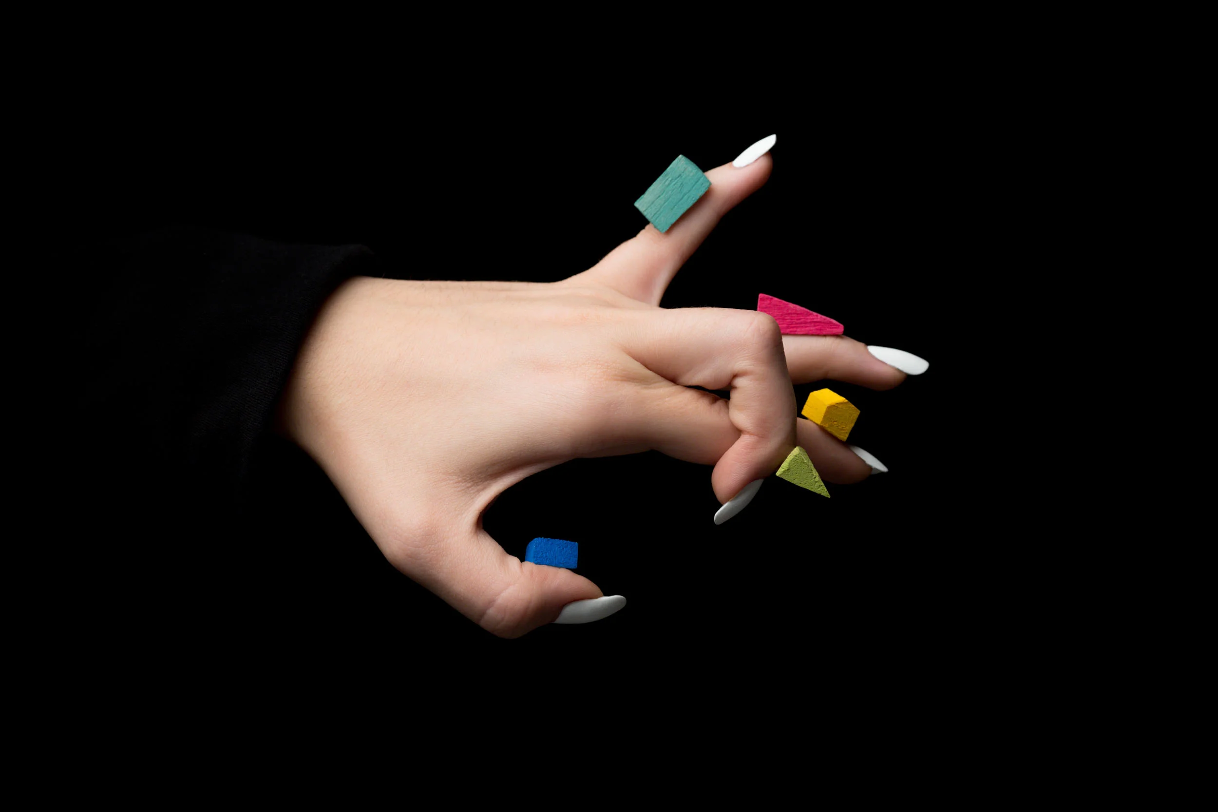 Left Hand Case Study 6 2016, archival pigment print 40.5 x 61 cm / 16 x 24 in. Edition of 2