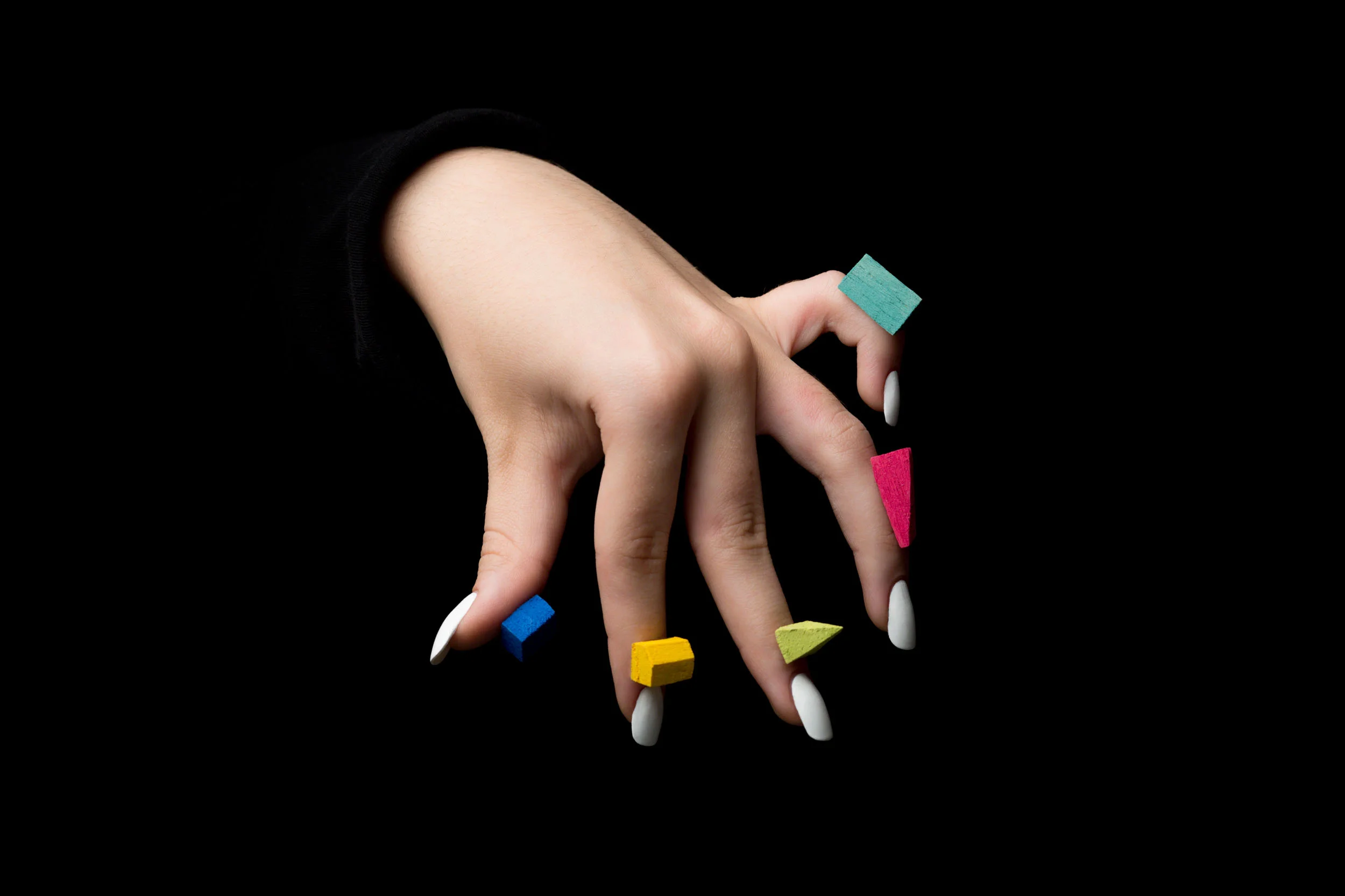 Left Hand Case Study 8 2016, archival pigment print 40.5 x 61 cm / 16 x 24 in. Edition of 2
