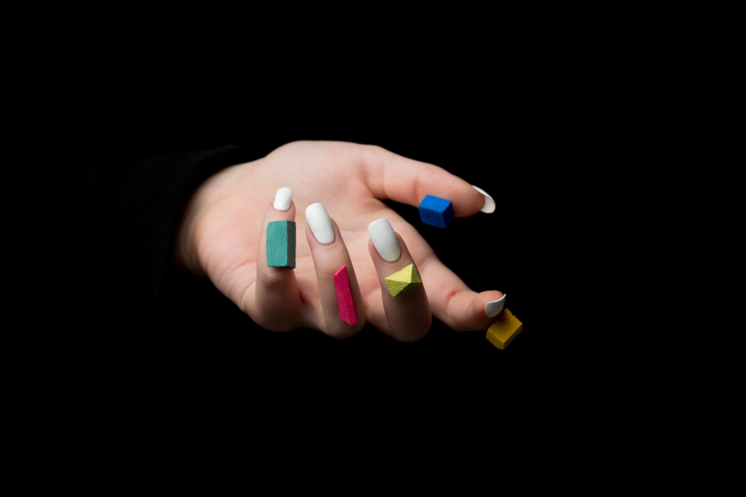 Left Hand Case Study 9 2016, archival pigment print 40.5 x 61 cm / 16 x 24 in. Edition of 2