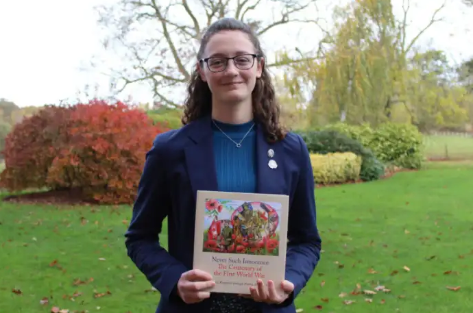 Warwick Courier: Hannah Owens attends Buckingham Palace
