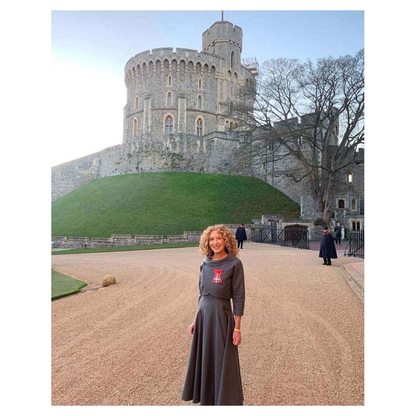 Congratulations to @kellyhoppen on her CBE 💫 
Looking stunning in a bespoke @gainsbourg_atelier gunmetal grey soft wool flannel dress and matching jacket. 

#stealthcouture #bespoketailoring #contemporarycouture #madeinlondon #gainsbourgatelier #cbe