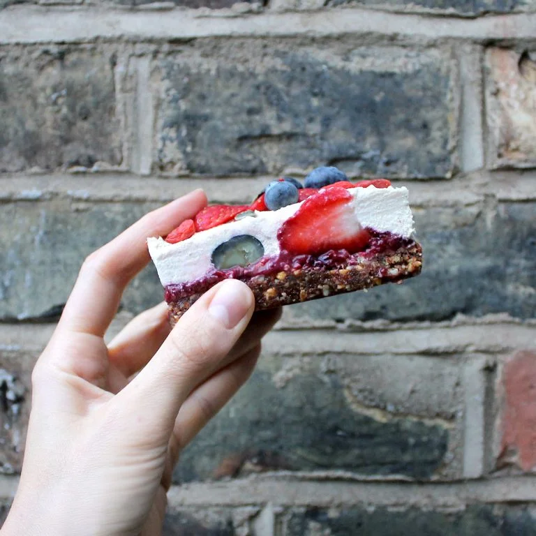 healthy_vegan_cashew_cheesecake.jpg