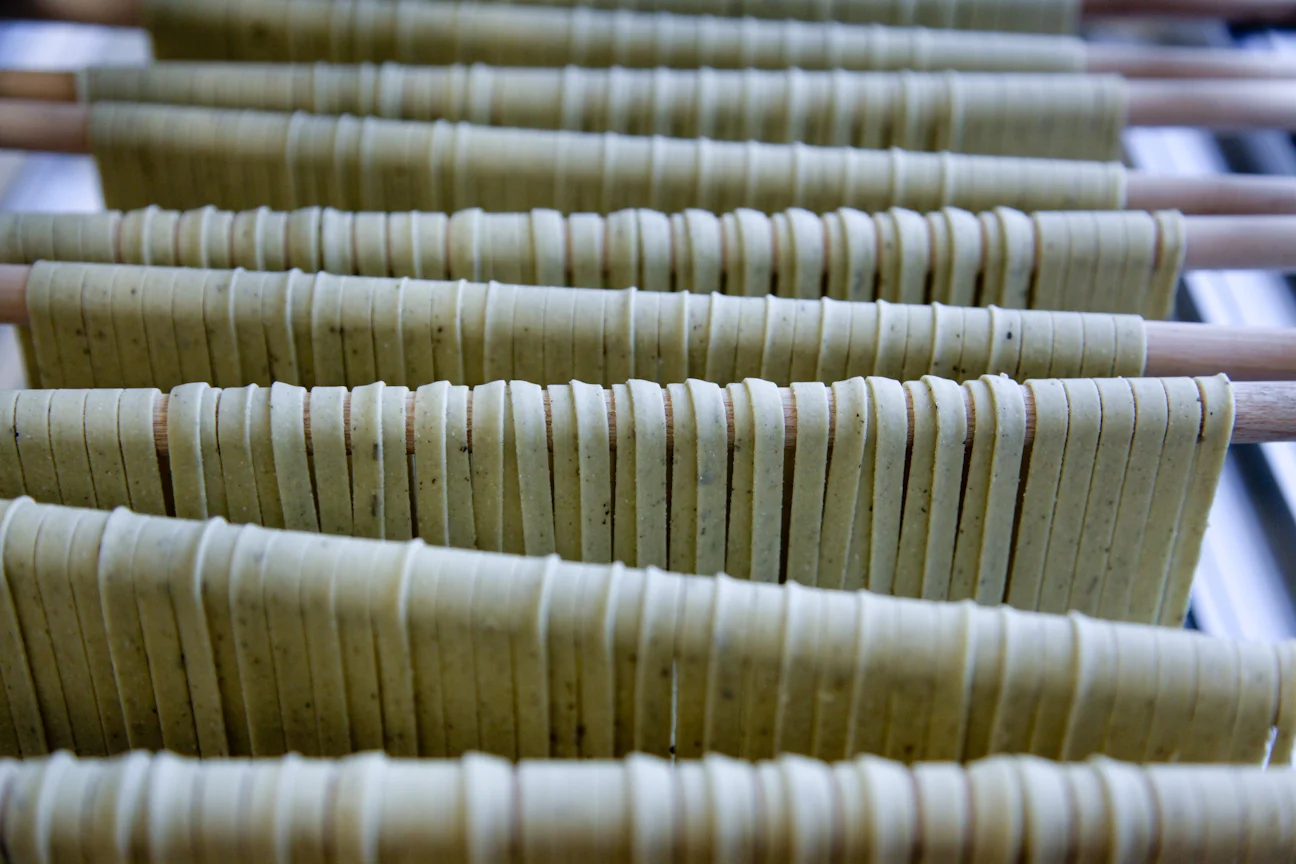 Flour-City-Pasta-Hang-To-Dry-Garlic-Parsley.jpg
