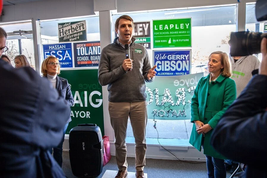 Our choice is Joyce!⁣
⁣
Great to join @jeanneshaheen, Maggie Hassan, and an office full of volunteers in Manchester to kick off GOTV weekend for our friend @joycecraignh. ⁣
⁣
Be sure to vote on November 5th!