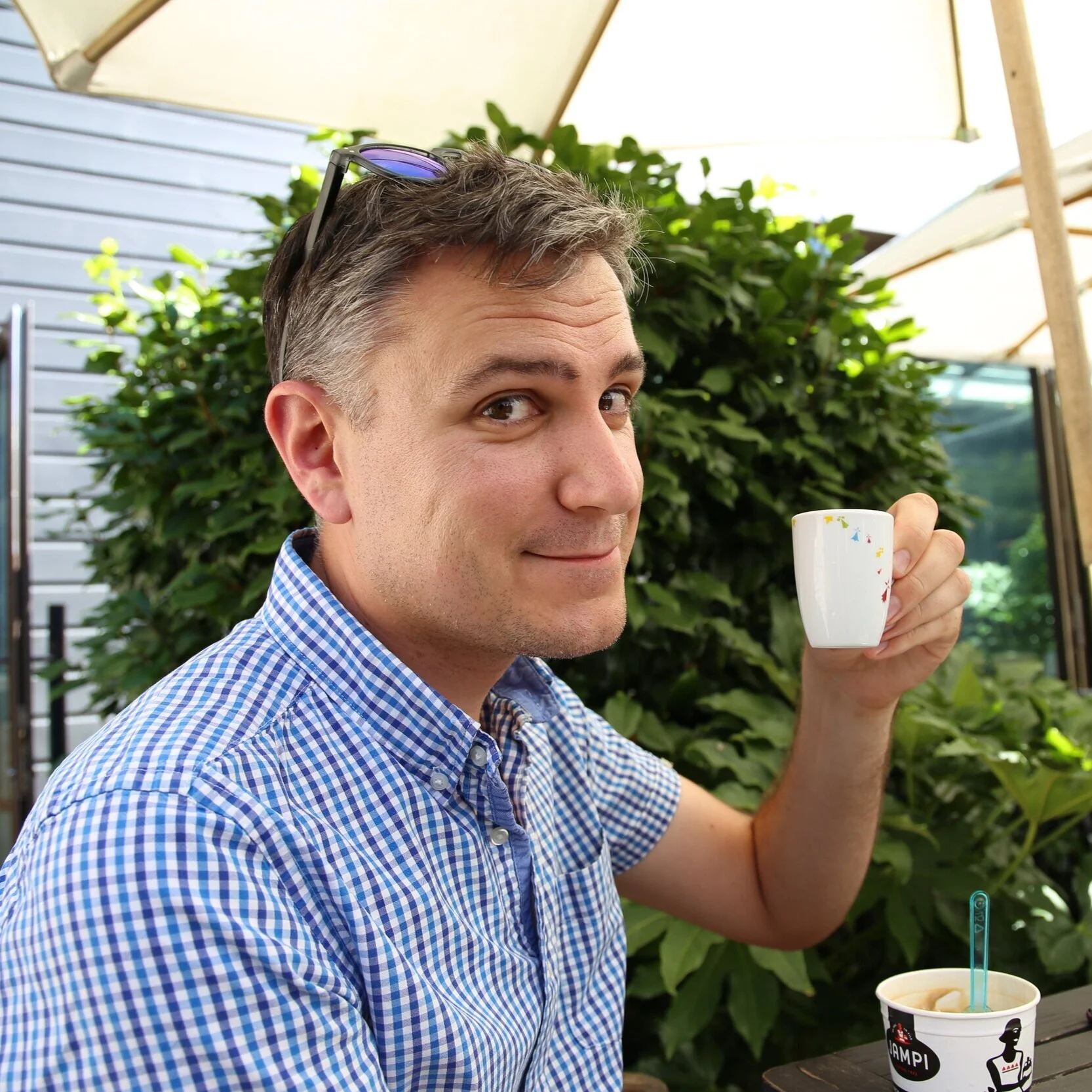 Robert Simpson (Google, London, UK) @orbitingfrog Creator of .Astronomy in 2008. Rob completed his PhD at the University of Cardiff in 2010. He then went on to work at the University of Oxford until 2015 when he moved to Google, where he still works today as a Product Manager.