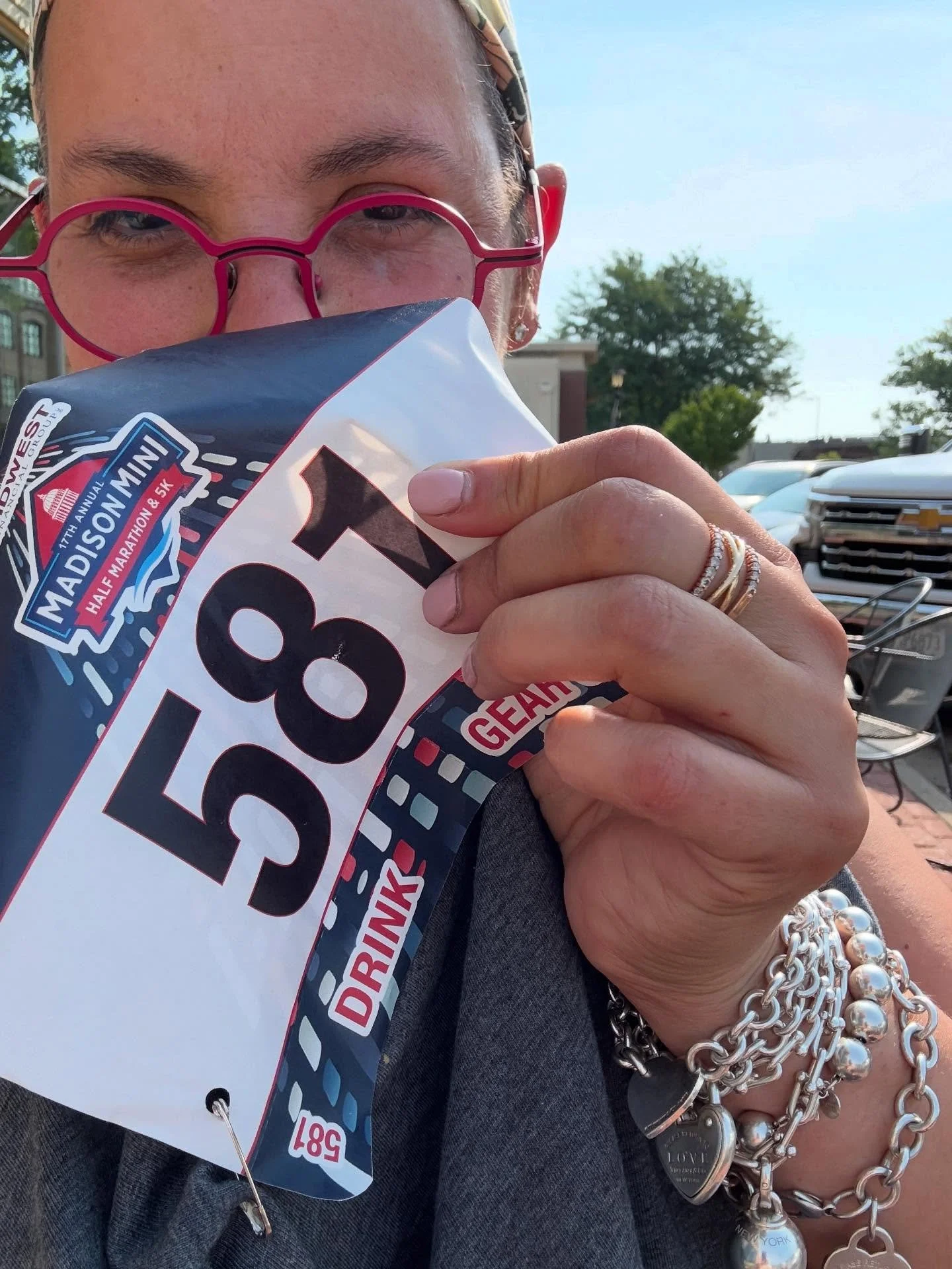 My friend @wandadeschain 💕 gave me a ticket 🎟️ last week and we did the 5k thing! I have wanted to do this for over six years and there was no better way to start my next trip around the sun this week, than this event!!! 🤩🌼

There is never a good