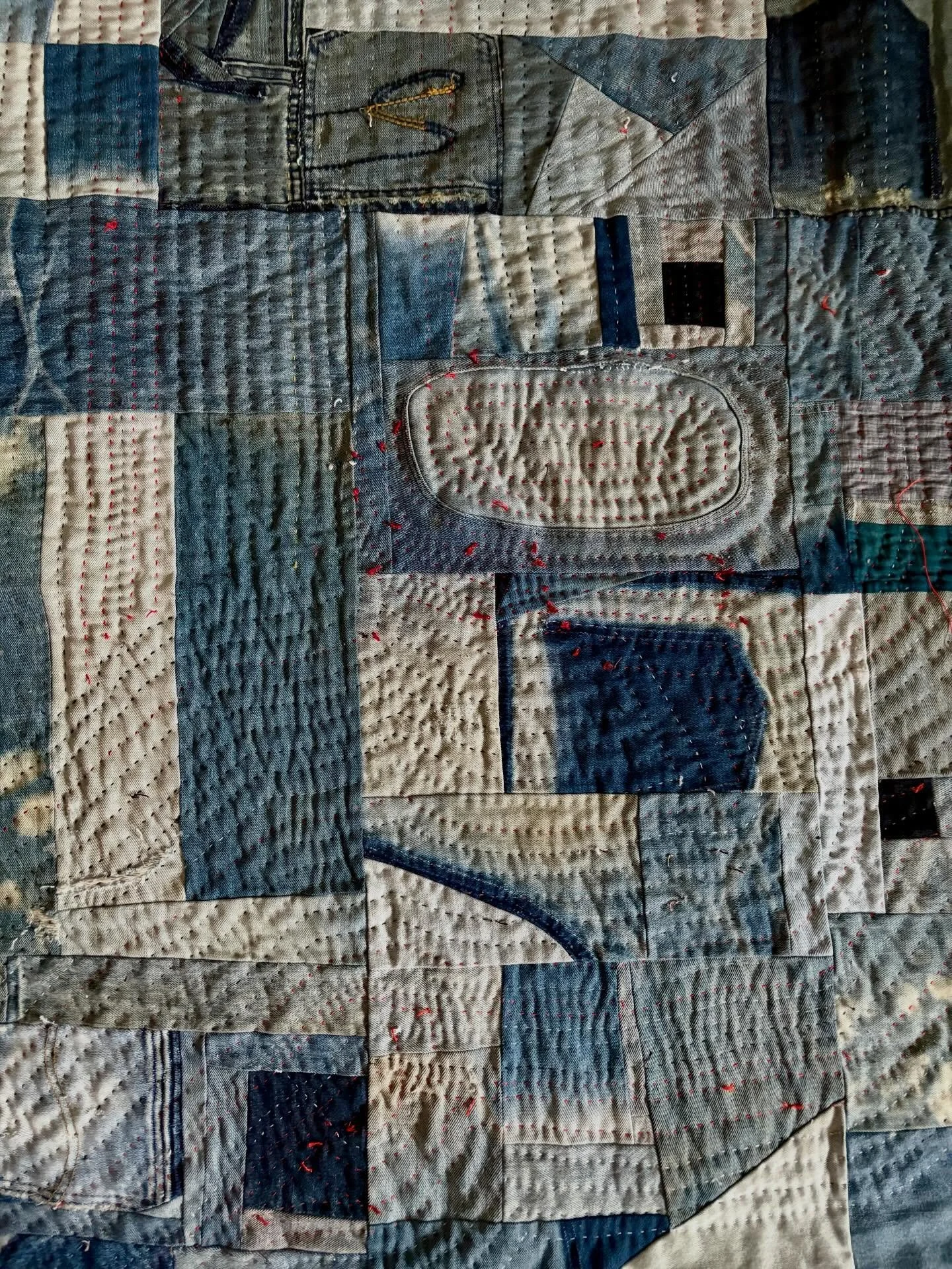 Progress on &ldquo;Connection&rdquo;

Yes, it&rsquo;s very heavy to hand-stitch through it but the reward is more than I could have hoped for. #denim is my favorite ❤️ 

Looking forward to showing it to my first guild presentation of 2026, tonight! 
