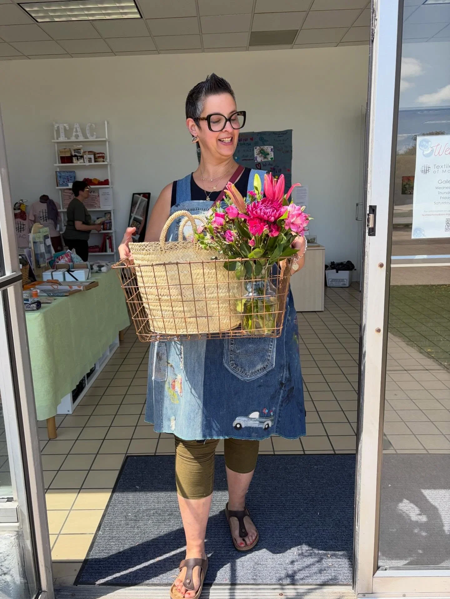 Teaching at the @textileartsmadison is pure magic 🪄, my friends! Thank you 😊- what a special morning sharing this creative experience! 
Thanks to my good friend, Mary, also, for the gorgeous flowers 🌺🌻