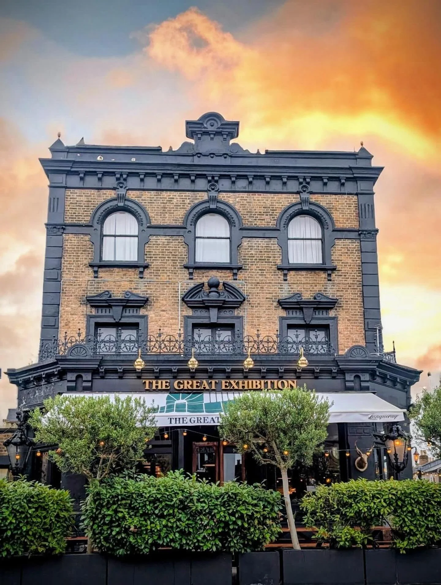 ✨Welcome to The Great Exhibition✨

🔥 Cosy up in our heated gin yard, host your next do in our private spaces, or just swing by for the weekly deals:
✨Happy hour deals Monday - Thursday 
🍔 2-4-1 burgers every Monday
🧠 Quiz nights every Tuesday 8pm
