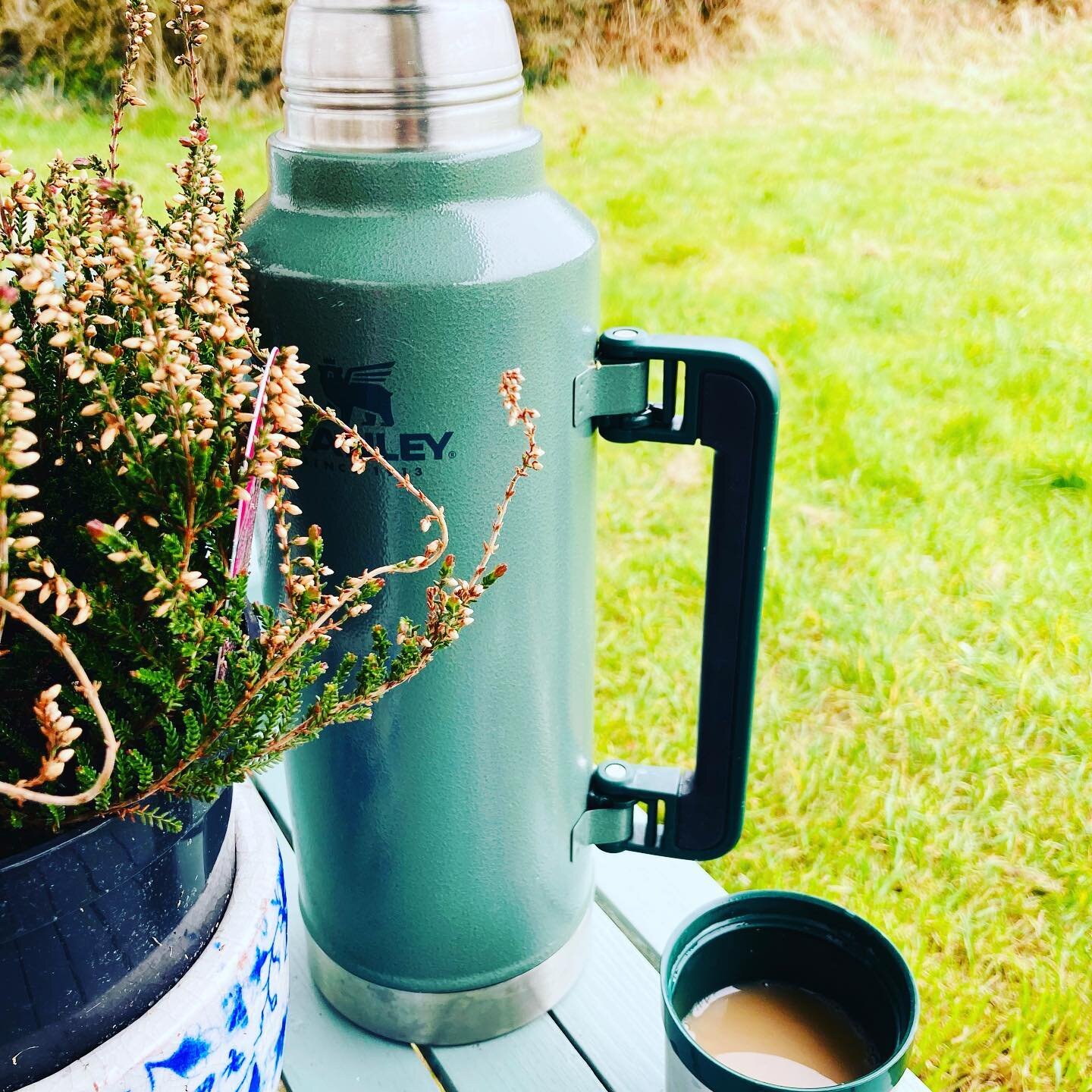 The taste of My childhood: Milky sweet tea in a flask 💓The gifts of Spring &amp; a new beginning have arrived at #thewillowretreat 
Wishing you wellness &amp; peace in your own self today &amp; always as we move forward in new fresh ways 

#healthyl