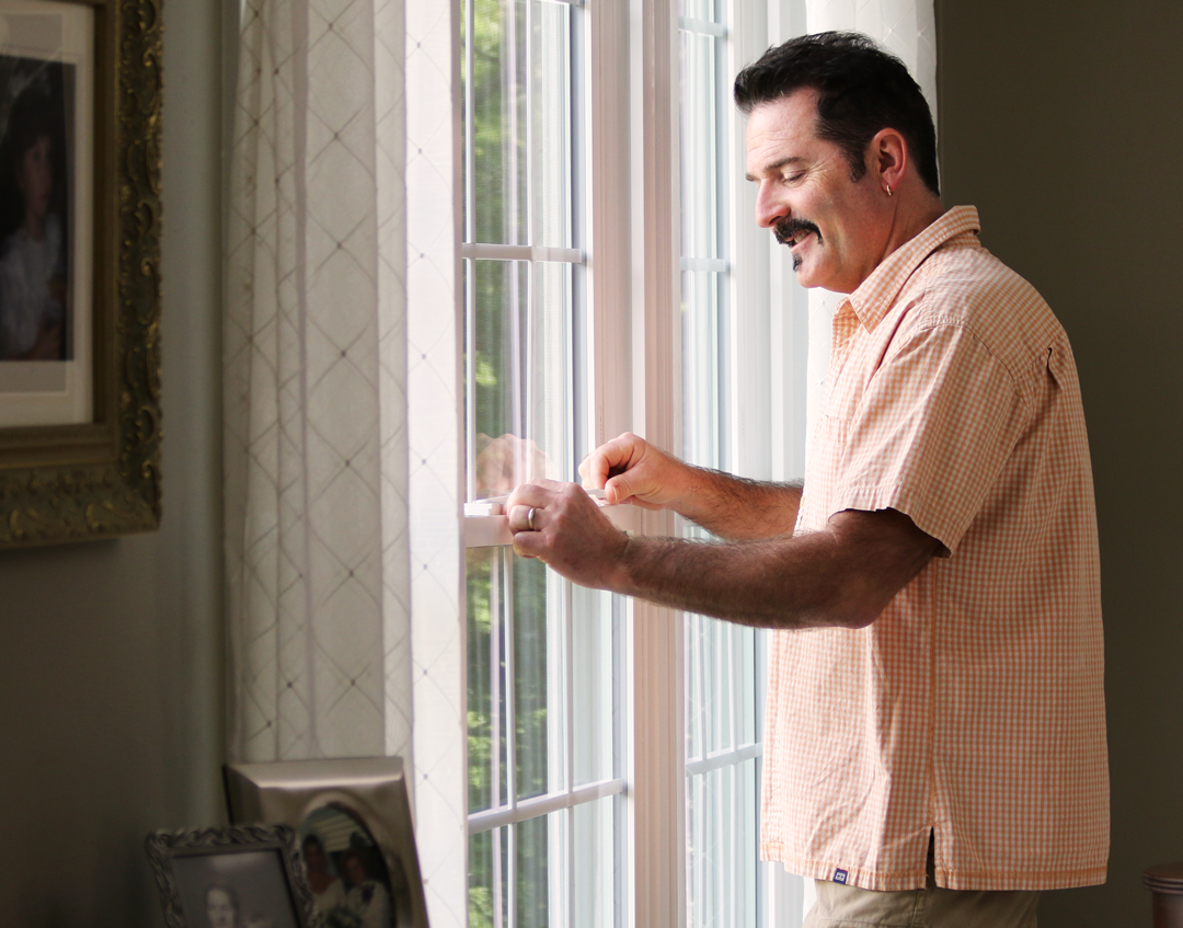 guy_locking_window1080.png