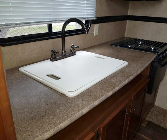 GLOBAL RV- aspen trail_interior_10.jpg