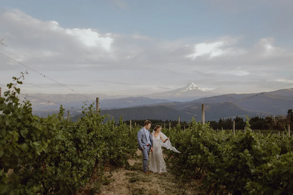 Gorge Crest Mt Hood River Vineyard Wedding.jpg