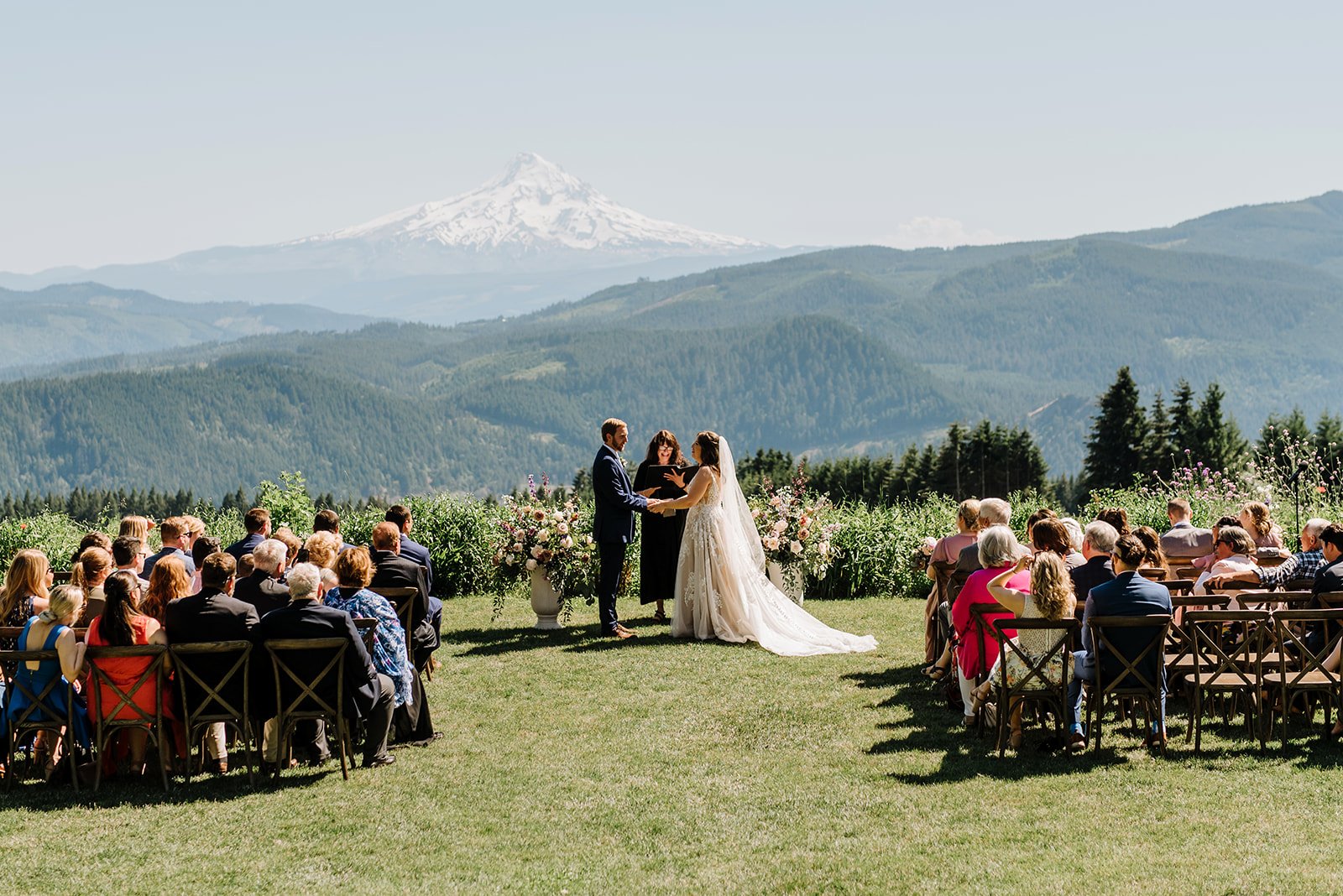 Hood River Weddings Columbia Gorge Crest Wedding Venue