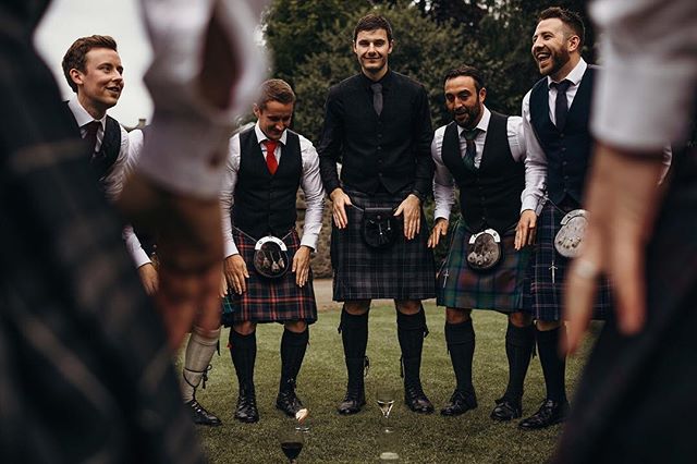 How cool are these guys, being there for each other on the big day? 😎
⠀⠀⠀⠀⠀⠀⠀⠀⠀
#brotherhood #scotlandwedding #groom #groomsmen #ukwedding #londonwedding #ukweddingphotographer #scottishwedding #highlandswedding #outdoorwedding #outdoorweddingdecor 