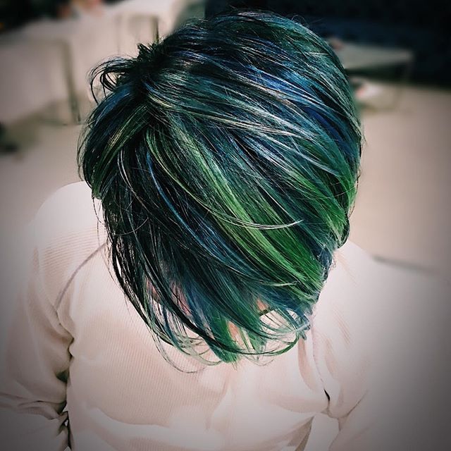 Out of this world 🌎 
#dimensionalblue #nychairstylist #vividcolor #pinkhair #bluehair #blue #ombrehair #tricolor #foxandjane #fekkai #nycsalon #pulsd #newyorkcity #malestylist #creative #creativecolor #bluehair