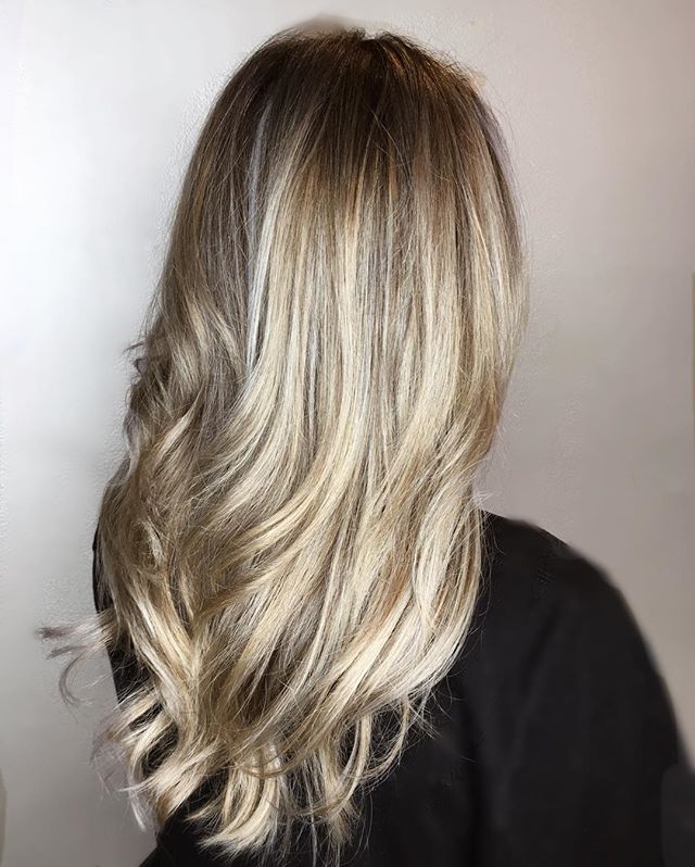 Cool tones for the Spring ❄️😎 .
.
.
.
.
.
.
.
.
.
balayage #hair #haircolor #behindthechair #hairstyle #haircut #blonde #blondehair #olaplex #ombre #highlights #hairstylist #modernsalon #hairstyles #balayageombre #beauty #balayagehighlights #hairgoa