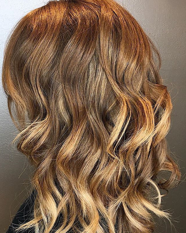 The perfect summer blond Balayage 😍 . . .

#blond #photography #me #follow #blondegirl #photooftheday #cute #instahair #redken #hairdresser #picoftheday #ombre #instagram #hairoftheday #polishgirl #summer #wella #blondie #blueeyes #blondebalayage #o