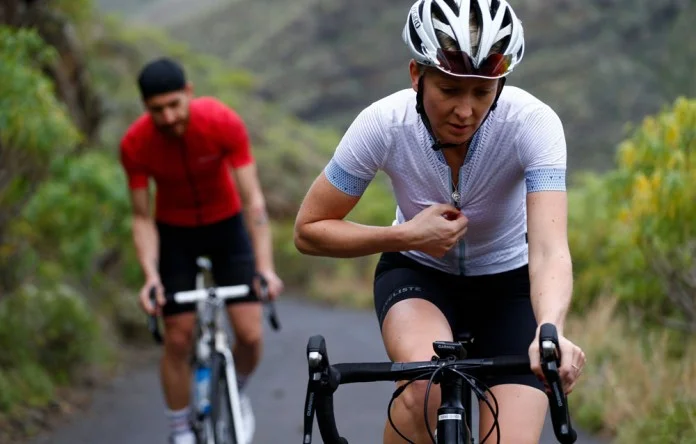 womens_lightweight_cycling_jersey_micheline_white_action_3.jpg