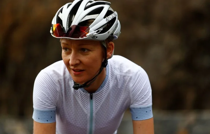 womens_lightweight_cycling_jersey_micheline_white_action_8.jpg