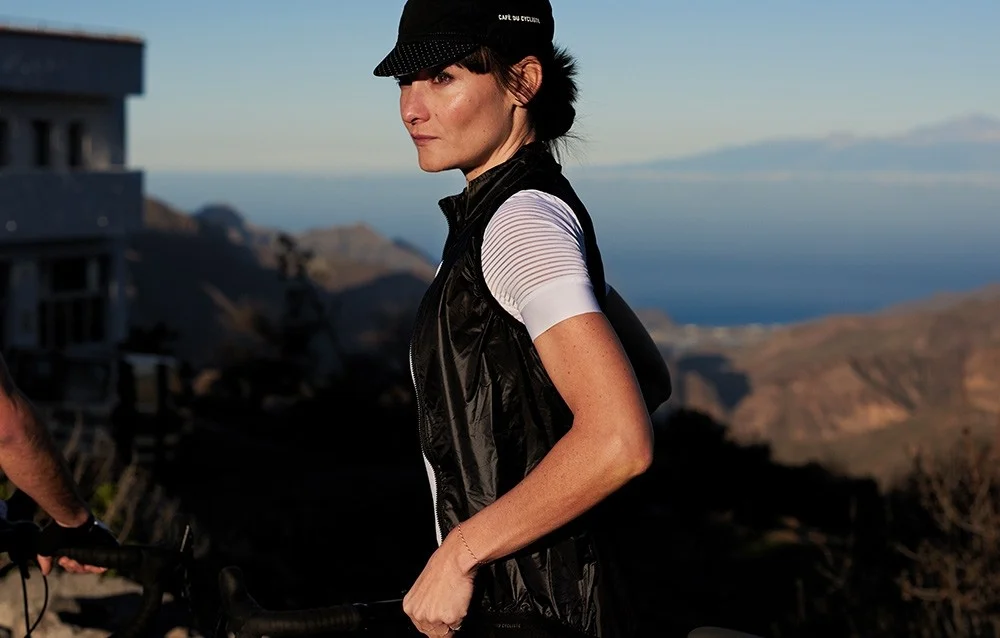 cycling-classic-cap-black-action-ss18-9.jpg