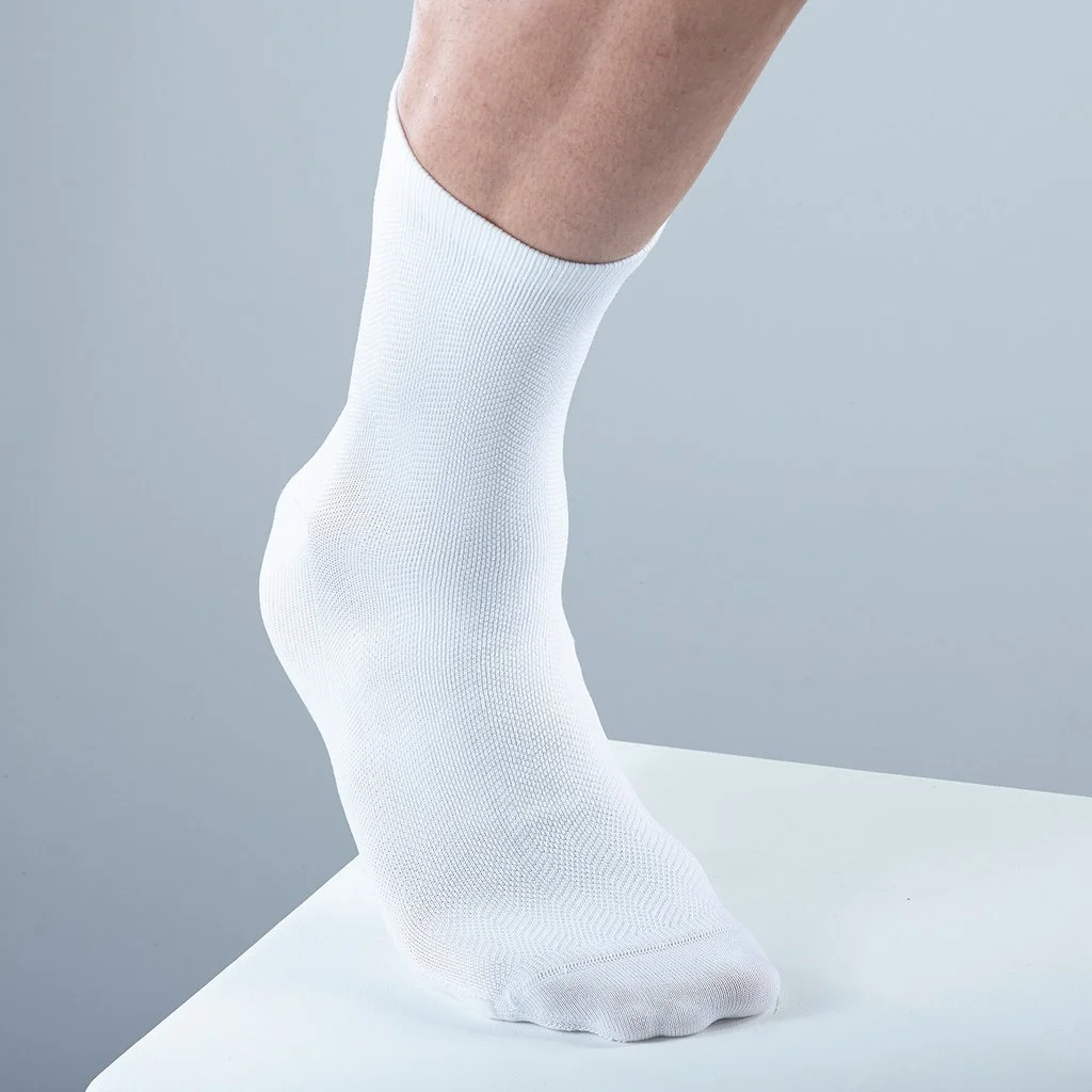PERF_SS16_PERFORMANCE_Socks_ES_White_A_1024x1024.jpg