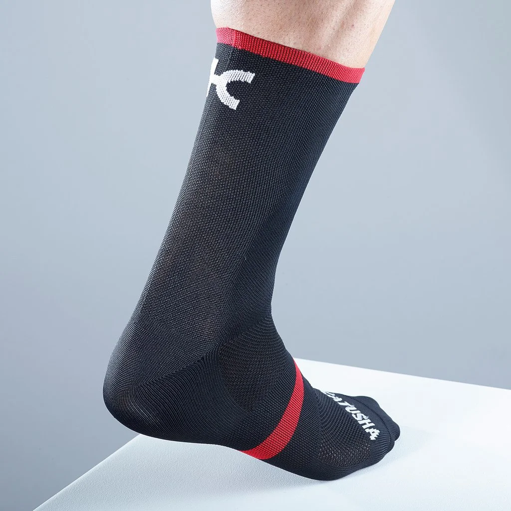 PERF_SS16_RACE_Socks_Long_ES_Black-Coral_B_1024x1024.jpg