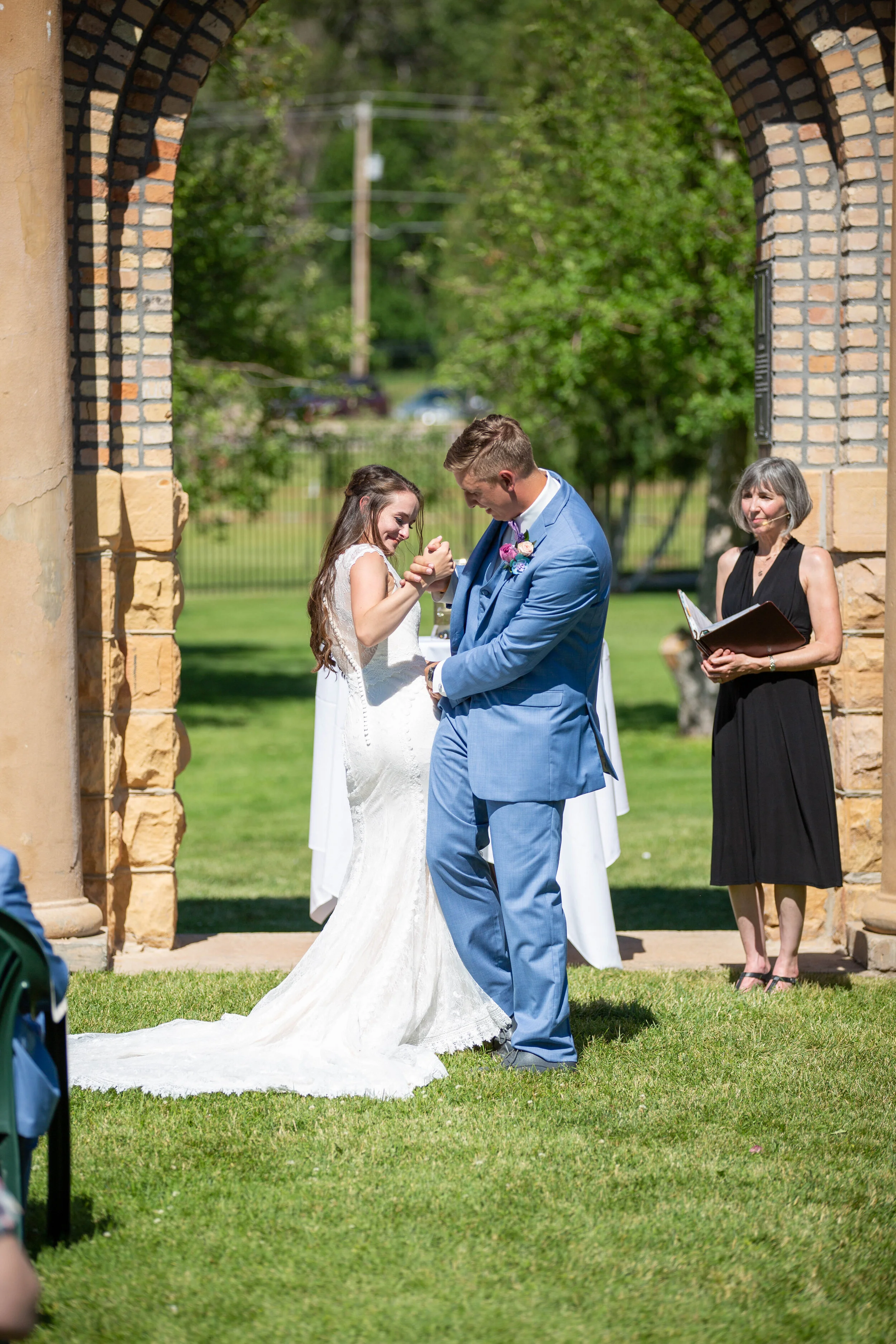  HANDSHAKE – Convey trust, respect and equality with your signature handshake  photo ©    Riley Winter Photography   