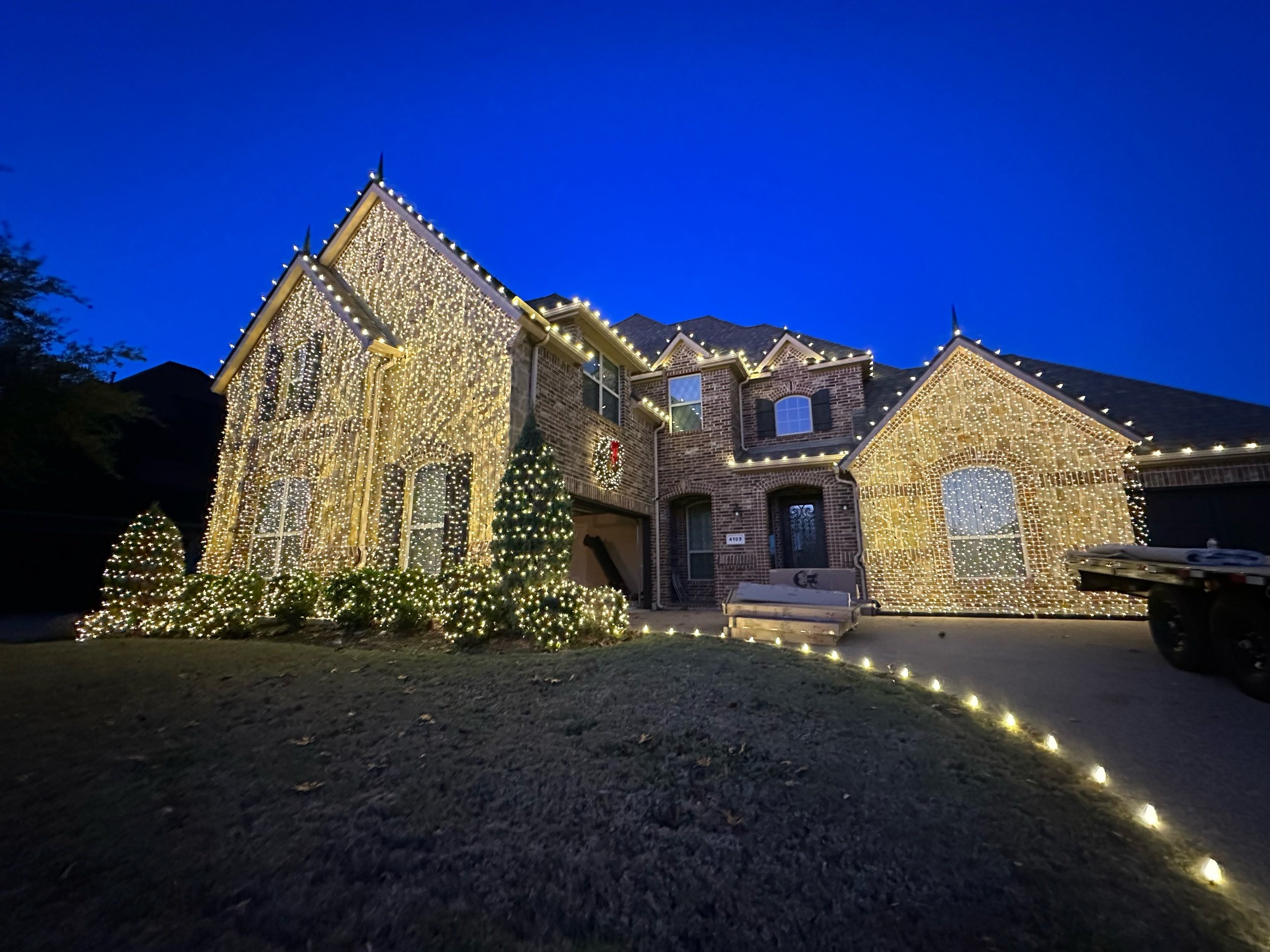 Christmas light installation companies in Naperville, IL