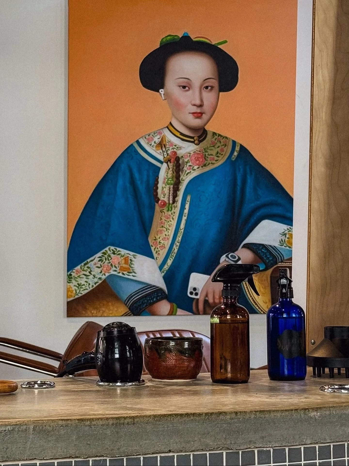 Got many of my hairs cut and it was like old times with @marthaellenmabry at @lilchophair 🗡️👀🌊