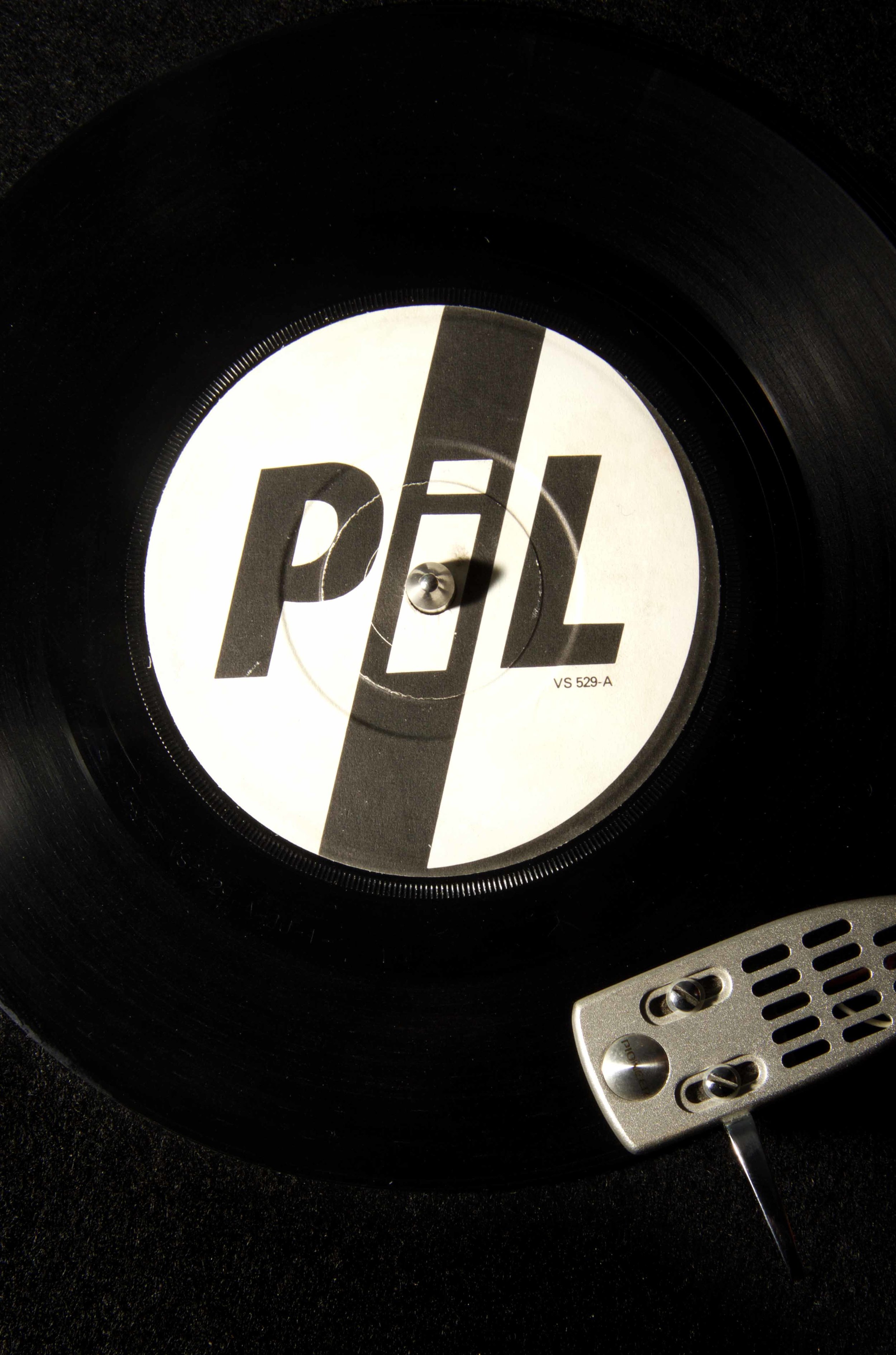 Pil this is not a love song
