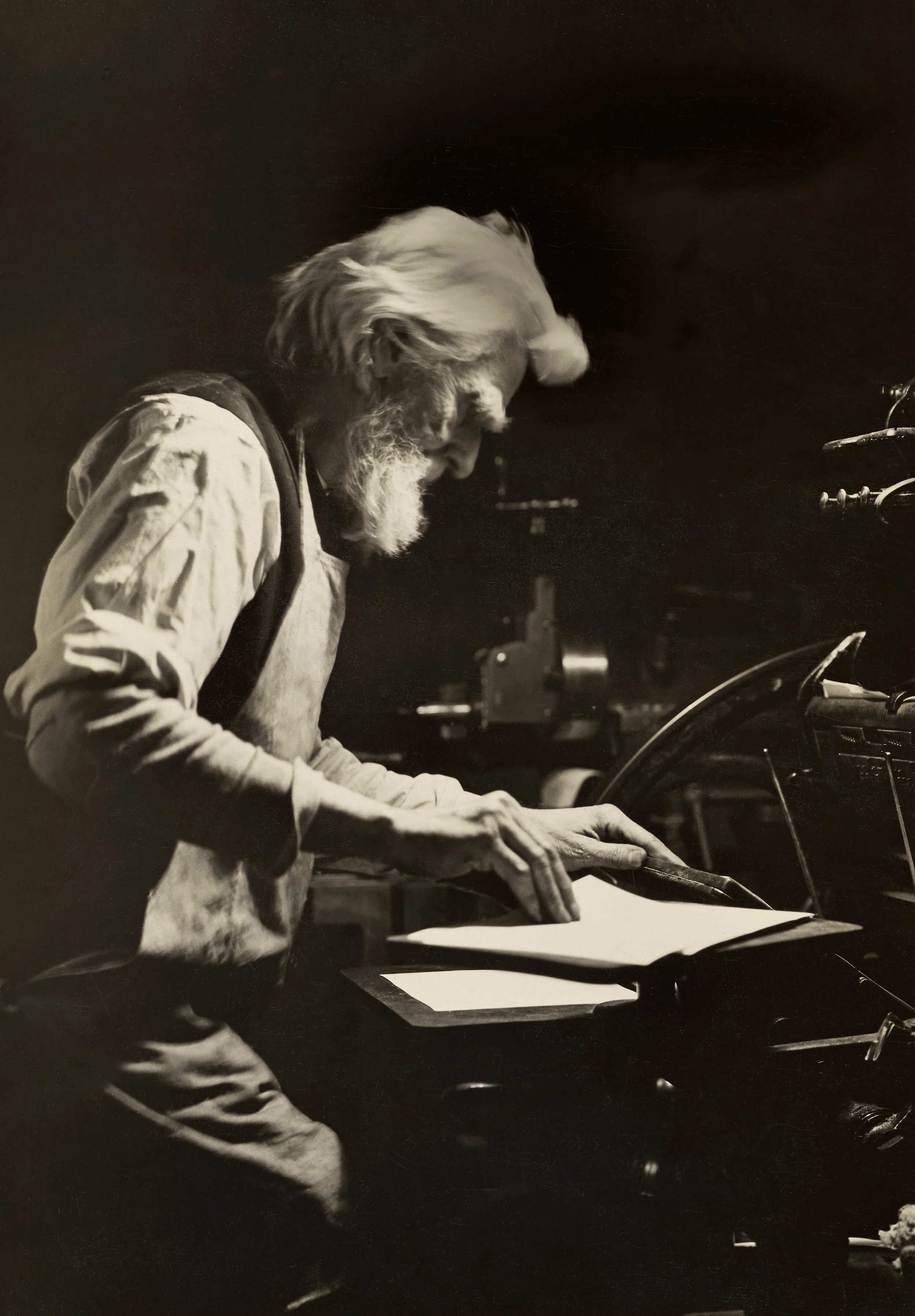 Lewis Hine, Printer 1905