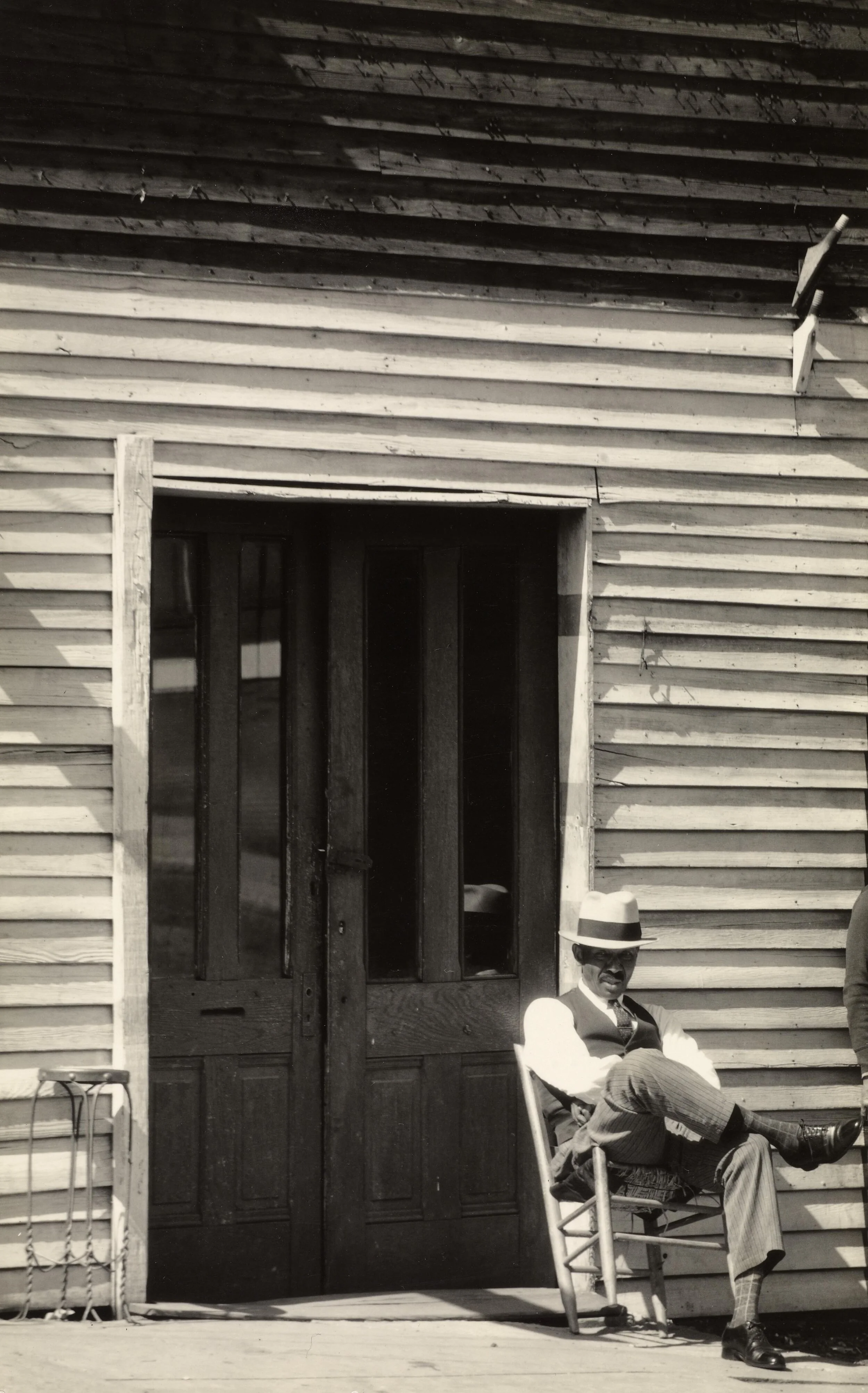 Walker Evans, Barbershop facade, Vicksburg MIssissippi 1936