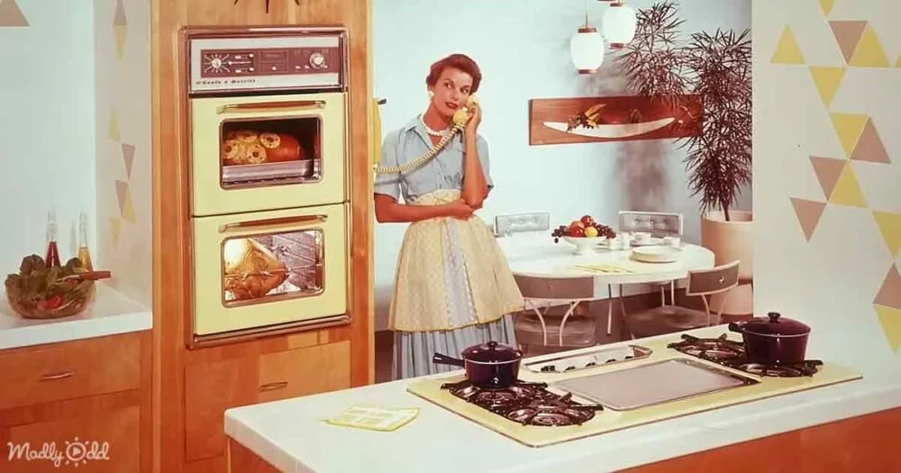 The-1950s-and-1960s-housewife-did-it-all-for-their-families-1000x525.jpg