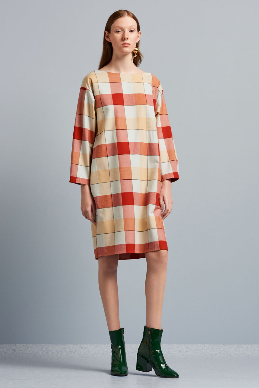 kowtow stance dress product photography