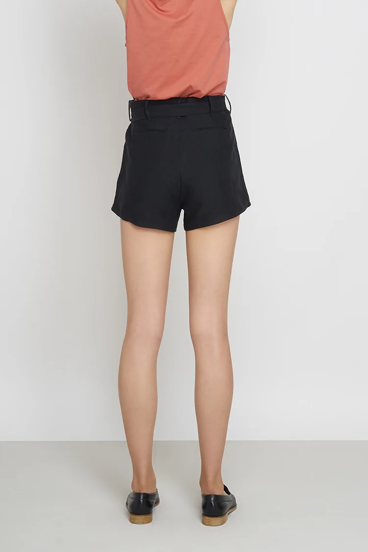 JF_SS18_Lookbook_Chana_Top_brick_Mara_black_3.jpg