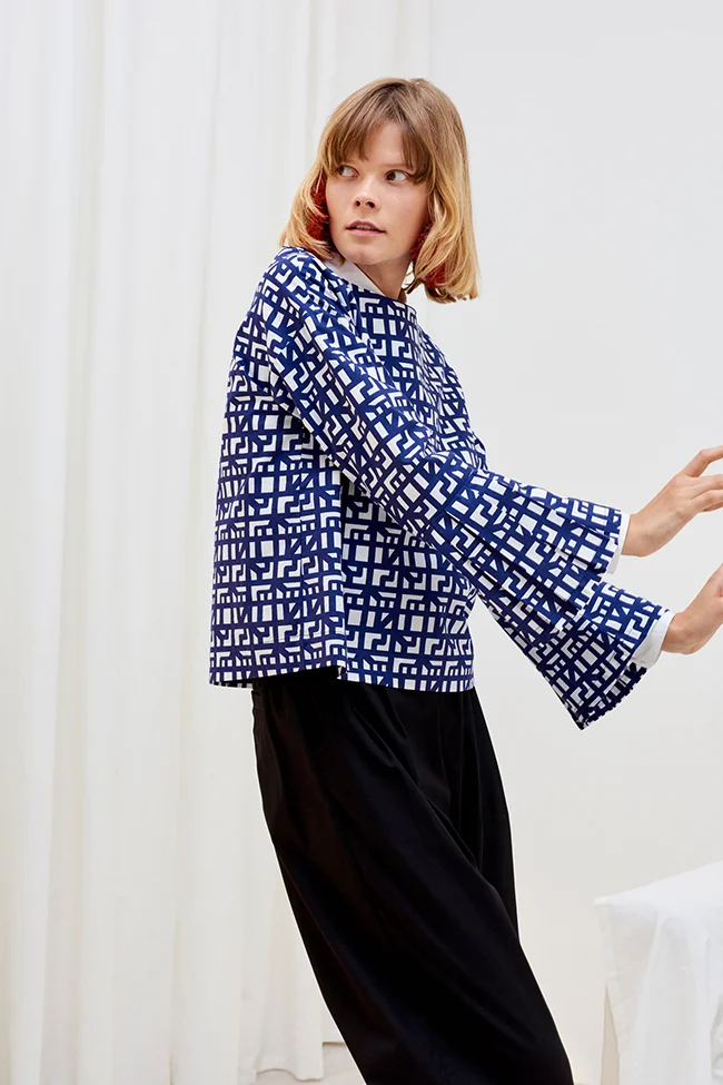 Kowtow Nelken Top Blue White product photography