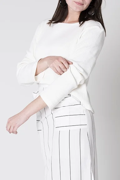 jan n june white schmaler pullover product photography