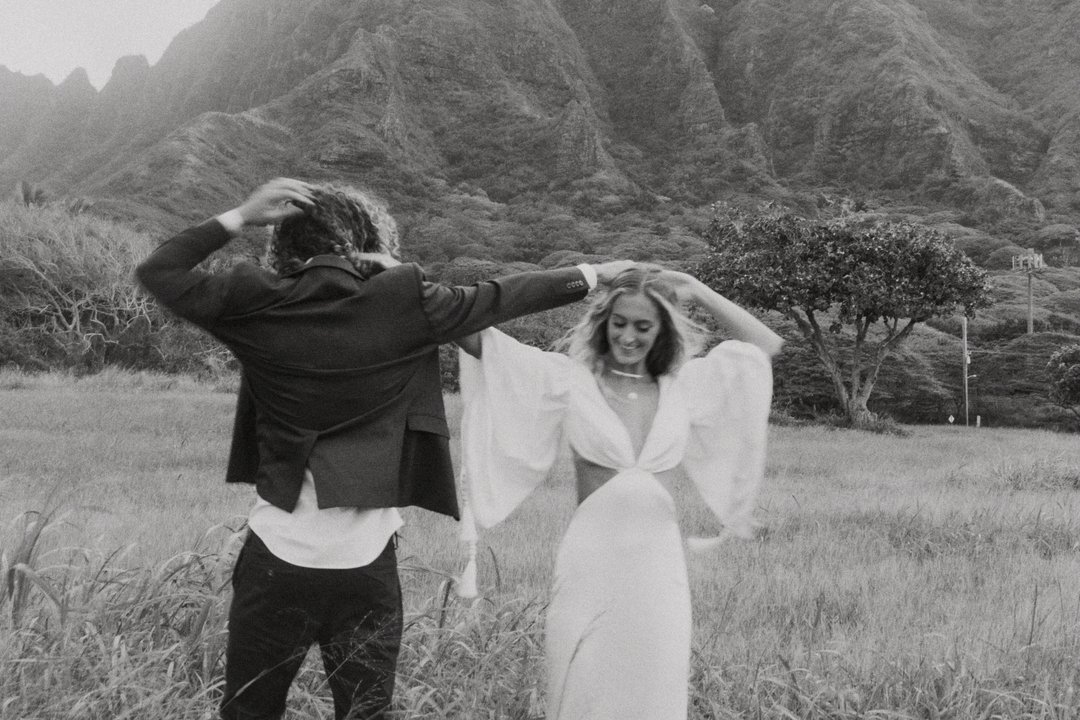 Dancing with your love in the mountains of Hawaii 🤍