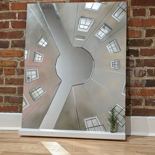 #Finals perspective.
Acrylic and spray paint on mirror
36&quot; x 28&quot;
.
.
.
#scadsavannah #scadpainting #spraypaint #mirrorselfie #perspective #architecture