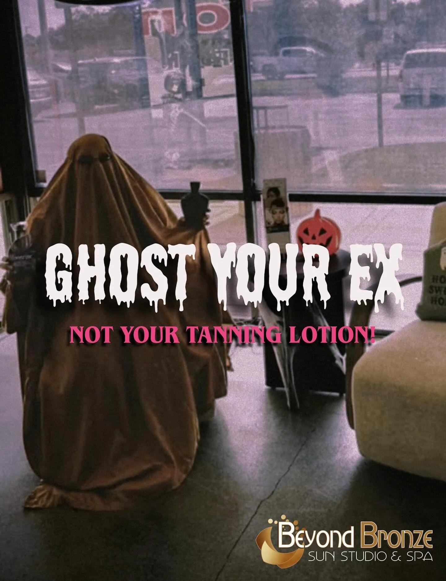 Ghosting your ex? Totally valid. 👻
Ghosting your tanning lotion?? Girl, we need to talk&hellip;

Here&rsquo;s the tea:
✨ Dry skin means UV rays can&rsquo;t absorb properly, so it takes way longer to tan

✨ Dry skin also sheds faster, so your color f